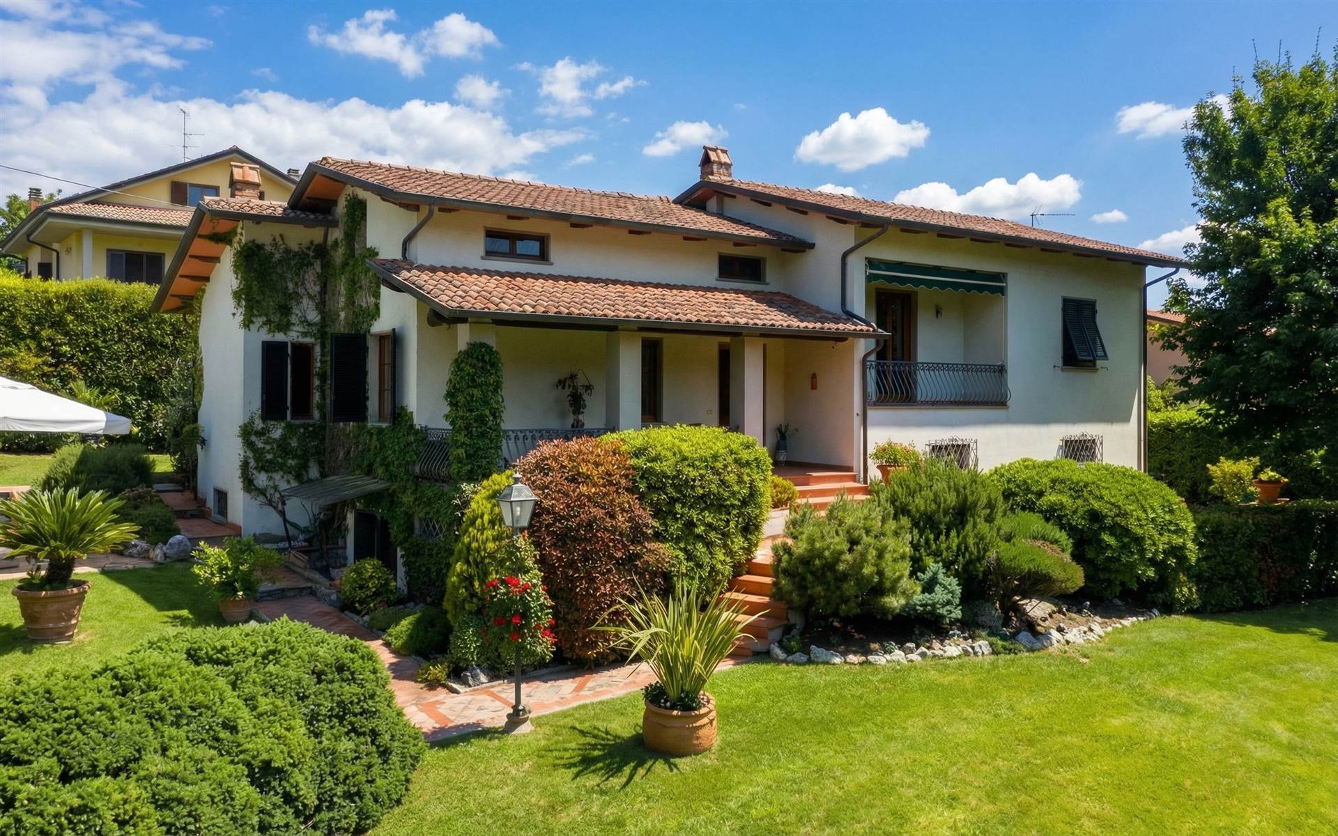 3 Bedrooms - Villa - Tuscany - For Sale - A11...