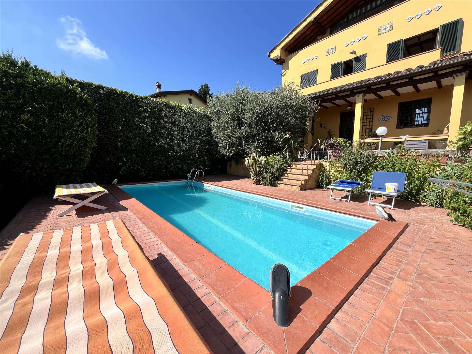 5 Bedrooms - Villa - Tuscany - For Sale - A11...