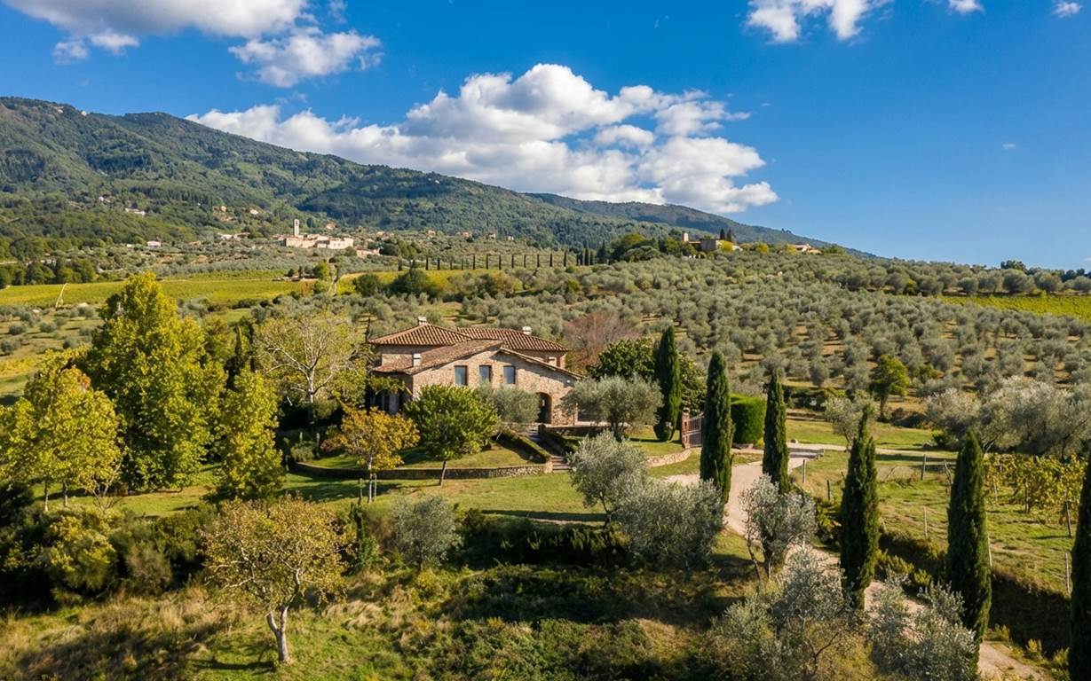 12 Bedrooms - Farmhouse - Tuscany - For Sale ...