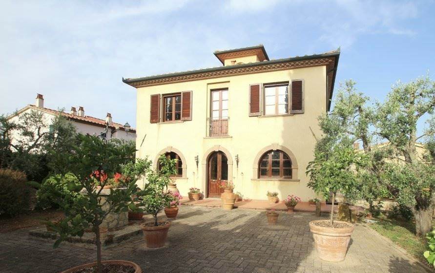5 Bedrooms - Villa - Tuscany - For Sale - A62...