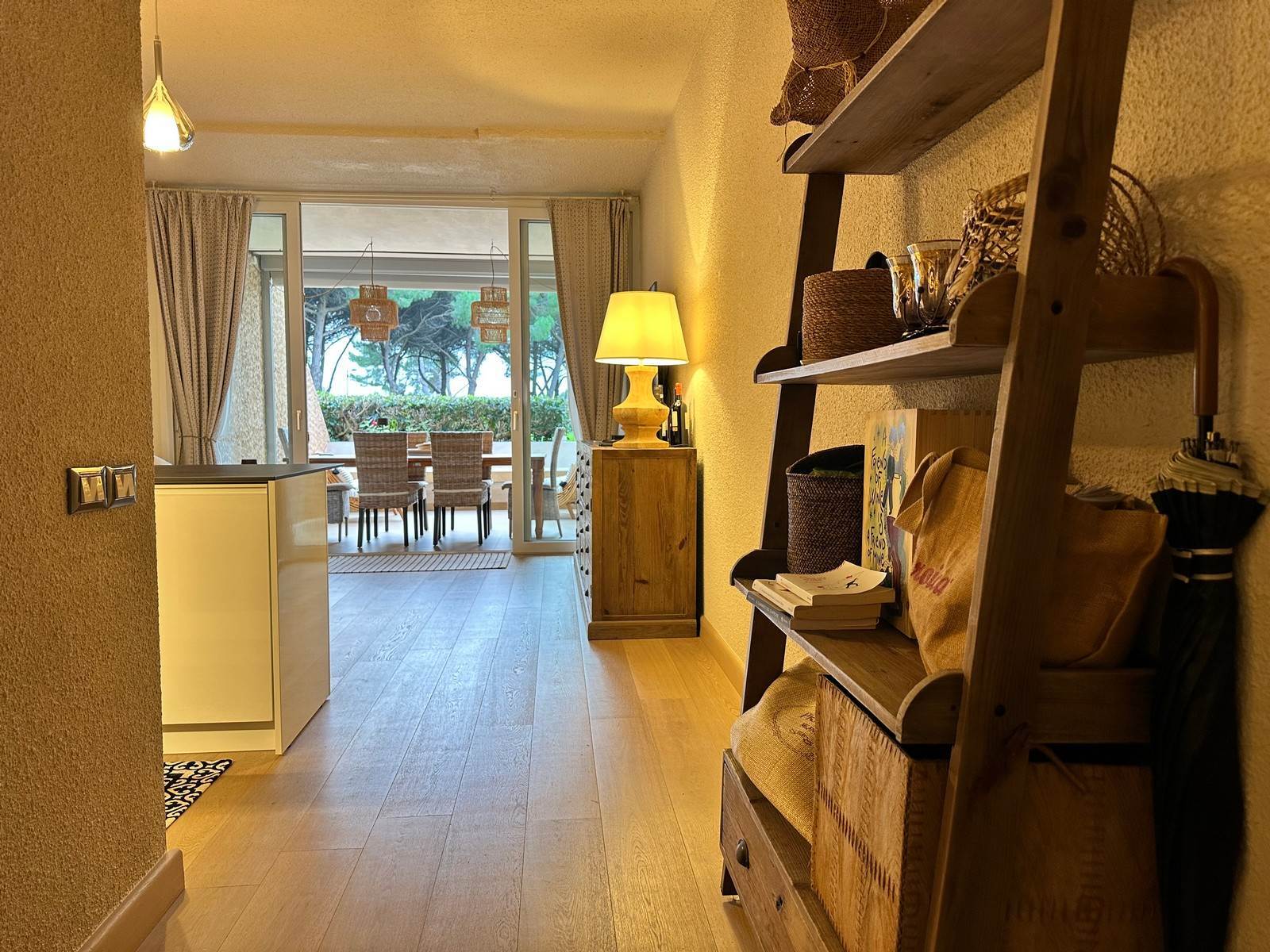 Qlistings - 1 Bedroom - Flat - For Sale - A7631RA2408762A Property Image