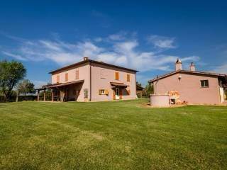 4 Bedrooms - Farmhouse - Tuscany - For Sale -...